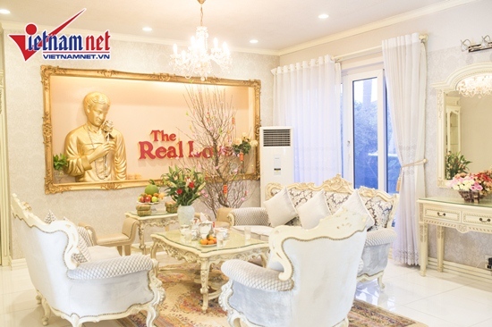 Thăm nhà đẹp phong cách hoàng gia của Hồ Quỳnh Hương