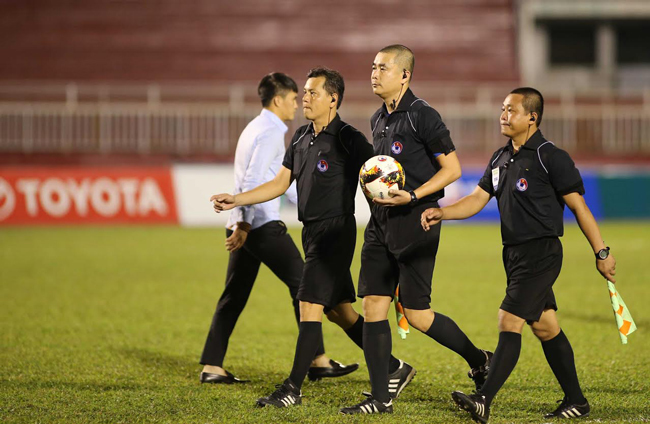 '. HAGL vs TPHCM: Bầu Đức hẹn chơi đẹp cùng Công Vinh .'