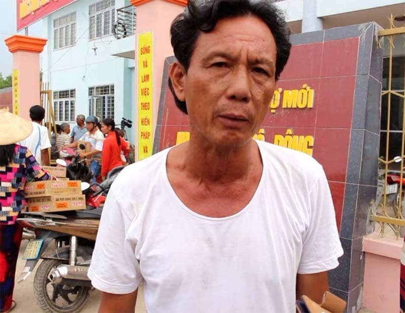 Sạt lở ở An Giang: Dân mất nhà, mắc võng ngủ trong chùa - Ảnh 18.