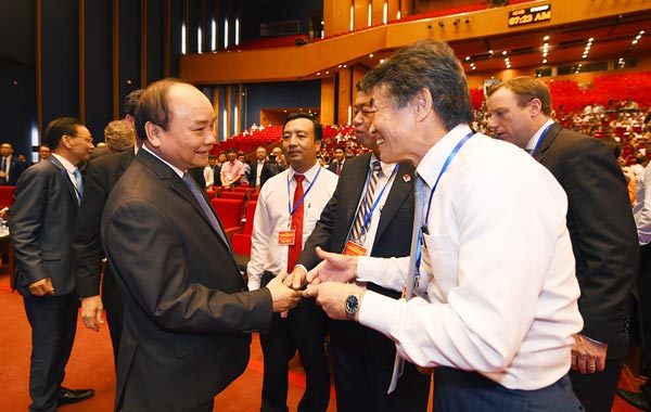 Thủ tướng Nguyễn Xuân Phúc, Nguyễn Xuân Phúc, Thủ tướng đối thoại với doanh nghiệp, bộ trưởng kế hoạch đầu tư, Nguyễn Chí Dũng