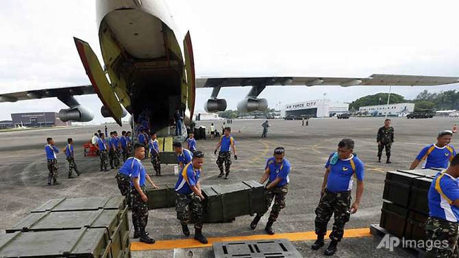 chiến sự Marawi, nam Philippine, Trung Quốc cho vũ khí