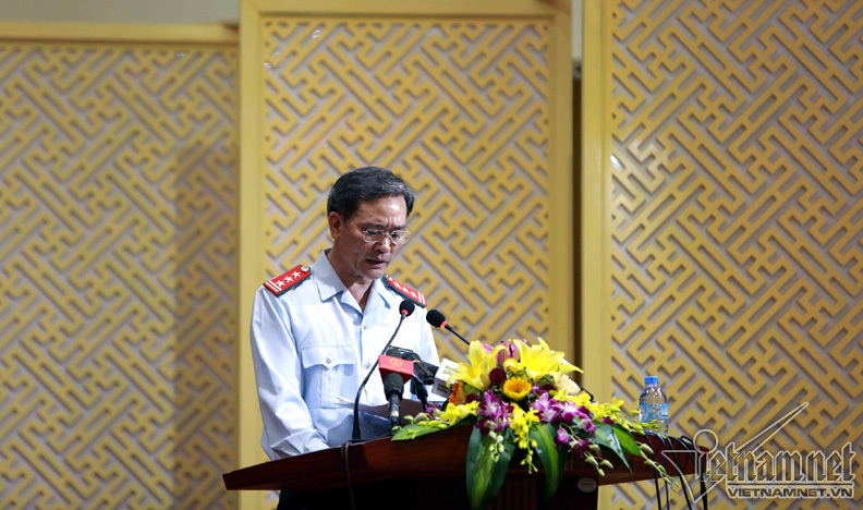 Ông Nguyễn An Huy phó chánh thanh tra TP Hà Nội đọc công bố dự thảo kết luận.