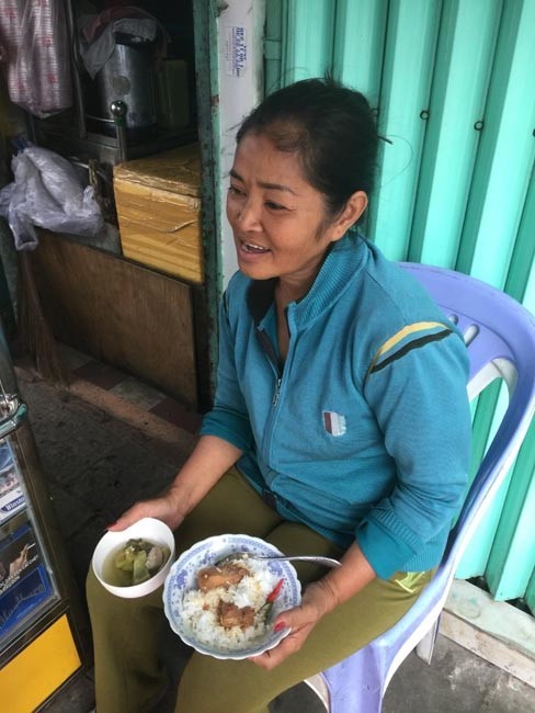 Người phụ nữ cô đơn sau hai lần đò trong căn nhà nhỏ nhất Sài Gòn - Ảnh 5.