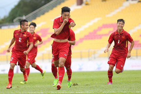 Văn Hậu ghi bàn