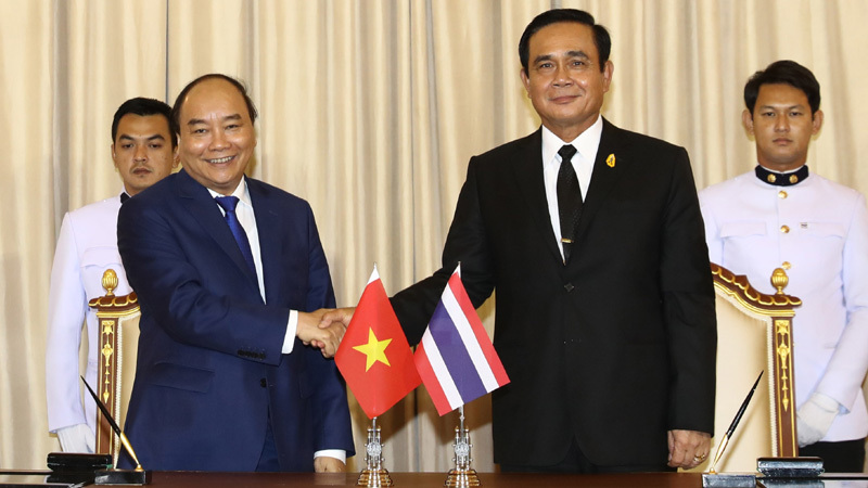 Thủ tướng Nguyễn Xuân Phúc và Thủ tướng Vương quốc Thái Lan Prayuth Chan-o-cha. Ảnh: VGP