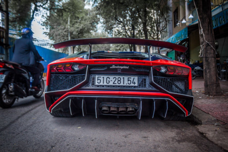 Minh Nhựa, Lamborghini Aventador SV,  siêu xe Aventador SV