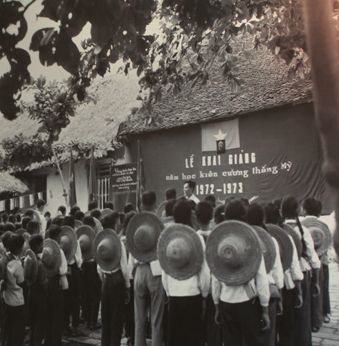 he first school day at Dich Vong Secondary School in Tu Liem district, Hanoi  in 1972, by Duy Nhan of the Vietnam News Agency.