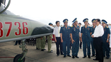 Thủ tướng thăm trung đoàn Không quân 910