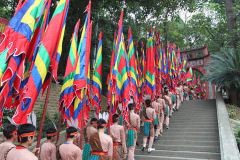 Giỗ tổ Hùng Vương 2013, đền Hùng 2013, dâng hương