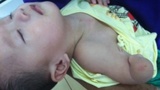 Một chiến sỹ Trường Sa phải để hai con dị tật cho bố mẹ chăm sóc