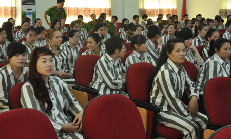 Giáo dục, tuyển sinh, phạm nhân
