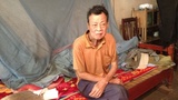 Cụ ông điếc lòa không nơi nương tựa