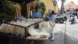 Bánh tráng khoai phố Hội