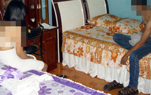 TP.HCM: Bắt quả tang 2 nam bán dâm cho nữ
