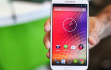 Vì sao Google bán Galaxy S4 siêu đắt?