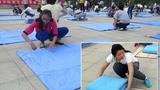 Thi gấp chăn nhanh để được vào ký túc xá