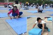 Thi gấp chăn nhanh để được vào ký túc xá