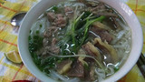 Nước phở bẩn từ thịt ôi thiu?