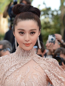 Phạm Băng Băng biến Cannes thành sàn diễn thời trang