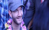 Hình ảnh đầu tiên: Nick Vujicic rất phong trần tại VN