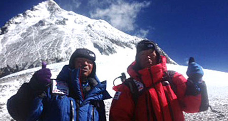 Chinh phục đỉnh Everest ở tuổi 80