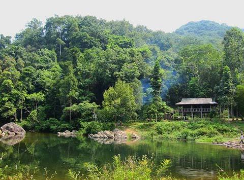 Bắc Giang, làng Thổ Hà, suối Mỡ