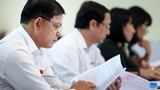 Lên chương trình làm luật nên như... thi hoa hậu