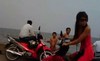 Buổi tối ở 'thiên đường sung sướng' Quất Lâm