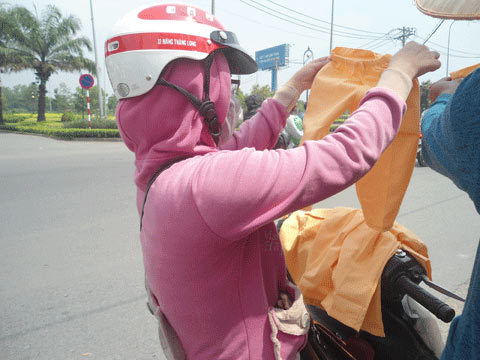 Rộ mốt sắm quân phục cảnh sát, công an cho trẻ