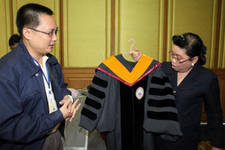 Thái Lan, đại học ma, dẹp bỏ, đại học tư, bằng cấp, bằng danh dự, gian lận