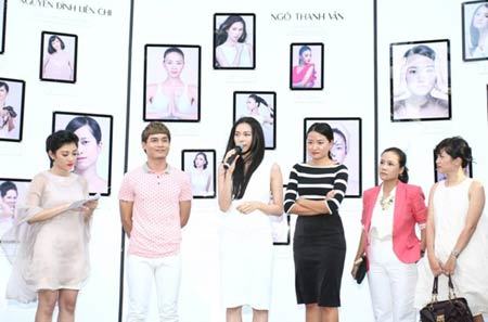 Ngô Thanh Vân rạng rỡ trong triển lãm ảnh