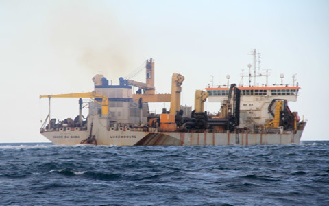 Nhiều nghi vấn về 'tàu lạ' hại ngư dân