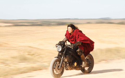 Ô tô-Xe máy - Xế 'khủng' của Dustin Nguyễn trong 'Lửa Phật' (Hình 3).