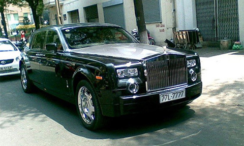 nữ đại gia, Diệu Hiền, Lê Hồng Thủy Tiên, Nguyễn Thị Liễu, siêu xe, Phantom, Rolls royce, Ferrari