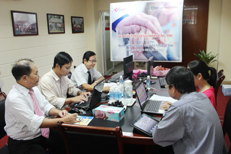Đang giao lưu: Nụ cười cho bệnh nhân ung thư
