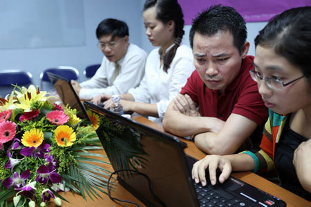 Giao lưu trực tuyến: An toàn giống nòi của giới trẻ Việt