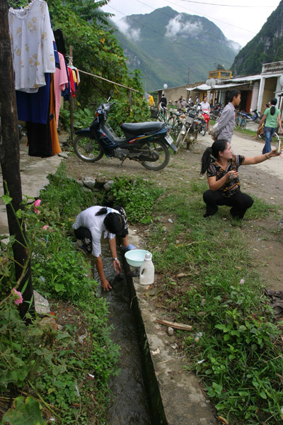 Vùng cao, miền núi, tắm giặt, mương, rãnh, nước