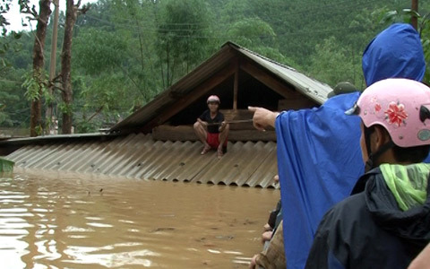 mưa to, nước lũ, ngập nóc nhà, Tuyên Hóa, Quảng Bình