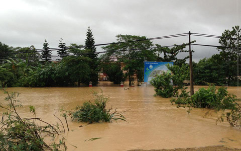 mưa to, nước lũ, ngập nóc nhà, Tuyên Hóa, Quảng Bình