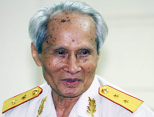 Đại tướng Võ Nguyên Giáp, Trung tướng Nguyễn Quốc Thước, truy phong Nguyên soái