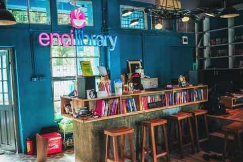 Quán cafe sách độc đáo ở Hà Nội
