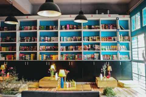 Quán cafe sách độc đáo ở Hà Nội