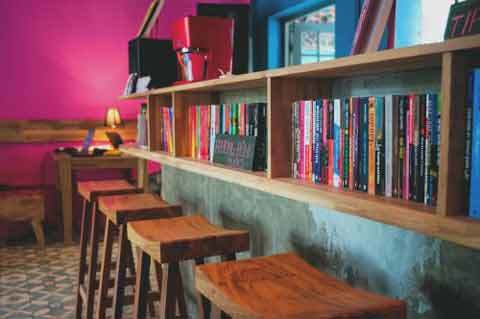 Quán cafe sách độc đáo ở Hà Nội