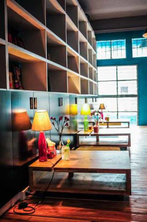 Quán cafe sách độc đáo ở Hà Nội