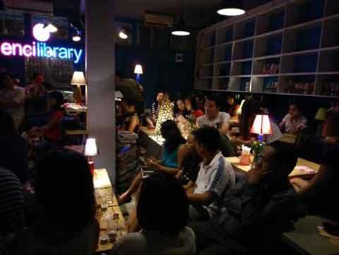Quán cafe sách độc đáo ở Hà Nội