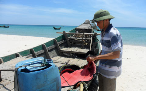 thợ lặn biển, đánh cược mạng sống, kiếm cơm, đáy đại dương, thôn Thái Lai, Vĩnh Linh