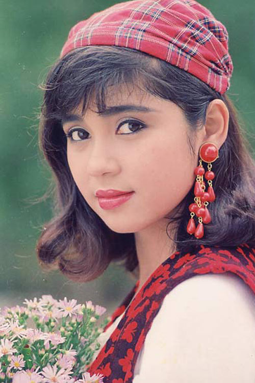 Y Phụng, Diễm Huwowgn, Việt Trinh, sóng gió tình trường Y Phụng, Diễm Huwowgn, Việt Trinh, sóng gió tình trường