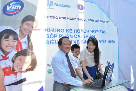 800 nhà vệ sinh, đạt chuẩn, HS tiểu học, Anh Thư,  Unilever Việt Nam, VIM