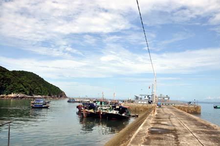 Dân Quảng Ninh ra đảo Trần sinh sống