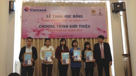 'Đồng hành cùng tài năng Việt